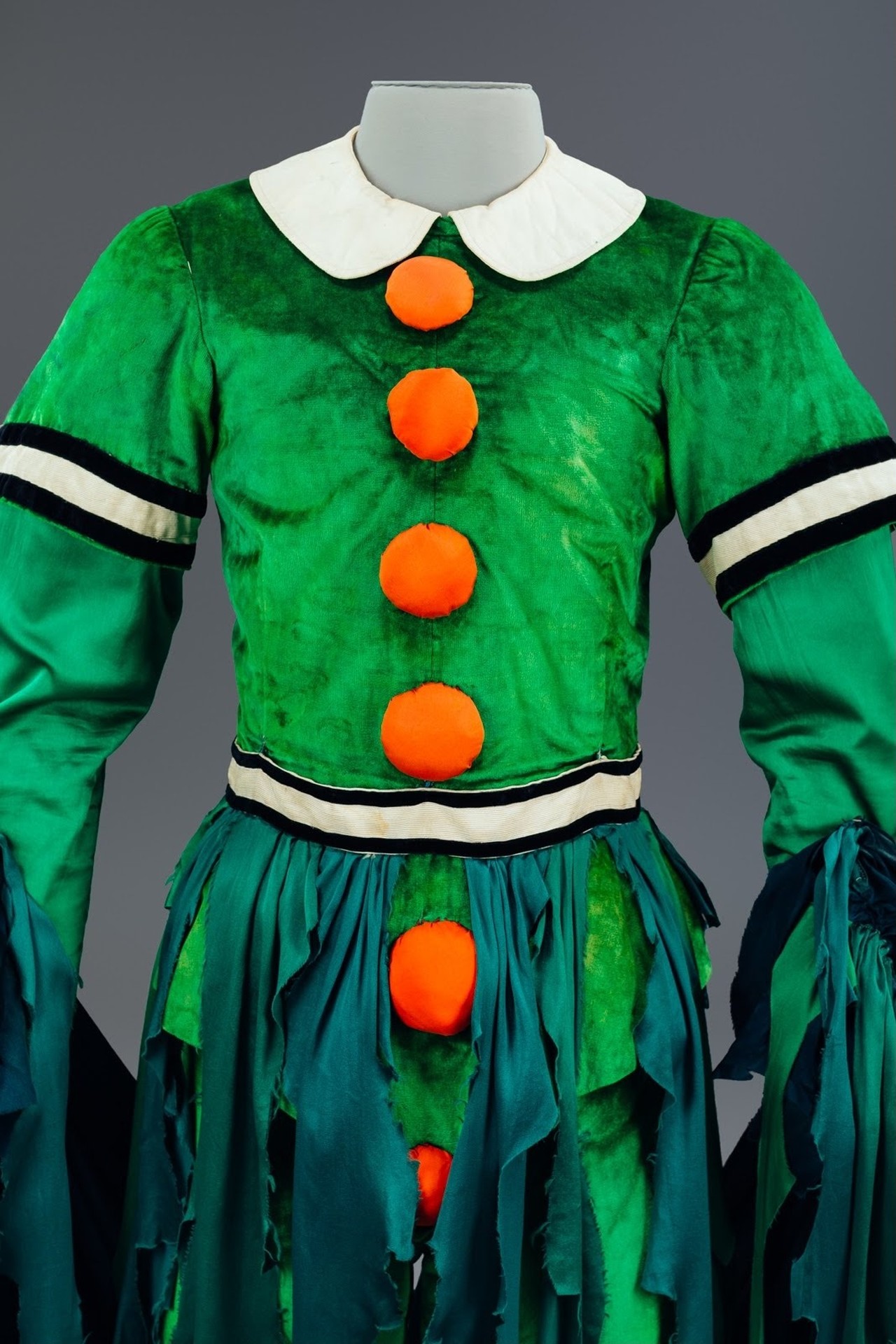 André Derain, Costume pour Salade, Ballet de Serge Lifar sur des Musiques de Darius Milhaud. Palais Garnier, 1935 - by André Derain